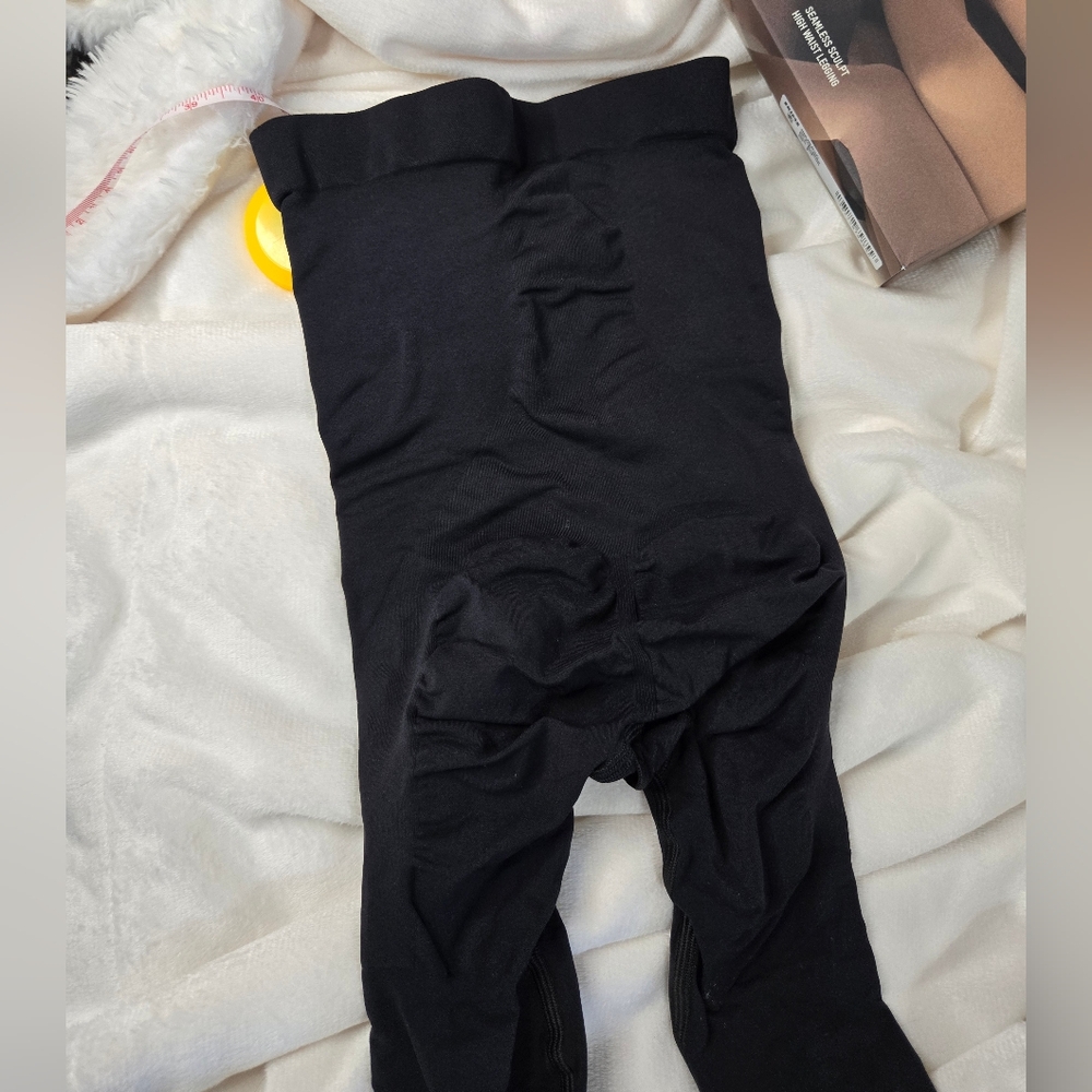 SKIMS Seamless Sculpt High Waist Leggings Small BNIB - Picture 7 of 10